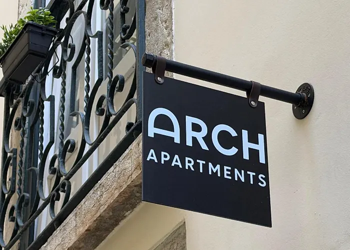 아파트 Downtown Arch - Ac & Wifi
